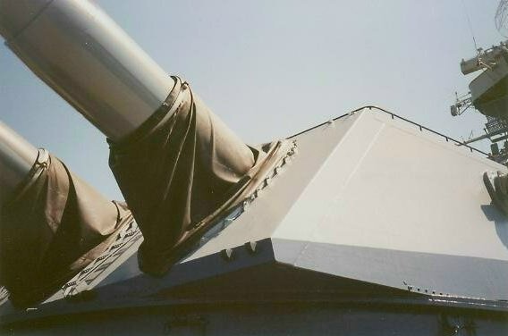 Rubber bloomer on 16-inch/45 gun barrel at turret faceplate