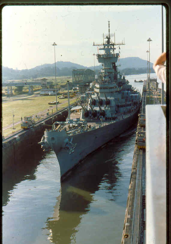 USS New Jersey BB-62 transiting Miraflores Locks, Panama Canal, 1983 — photo 10