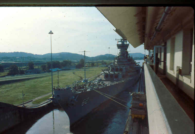 USS New Jersey BB-62 transiting Miraflores Locks, Panama Canal, 1983 — photo 12
