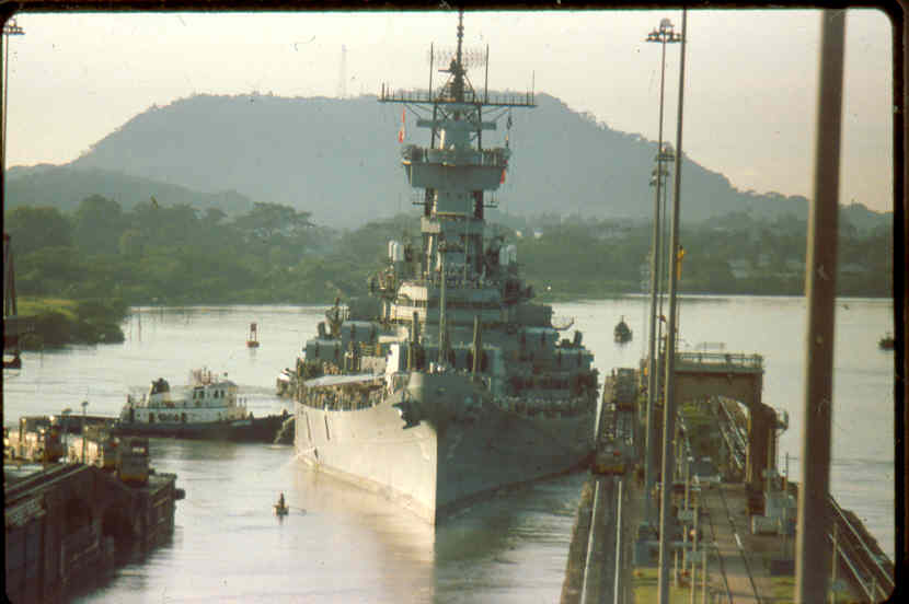 USS New Jersey BB-62 transiting Miraflores Locks, Panama Canal, 1983 — photo 5