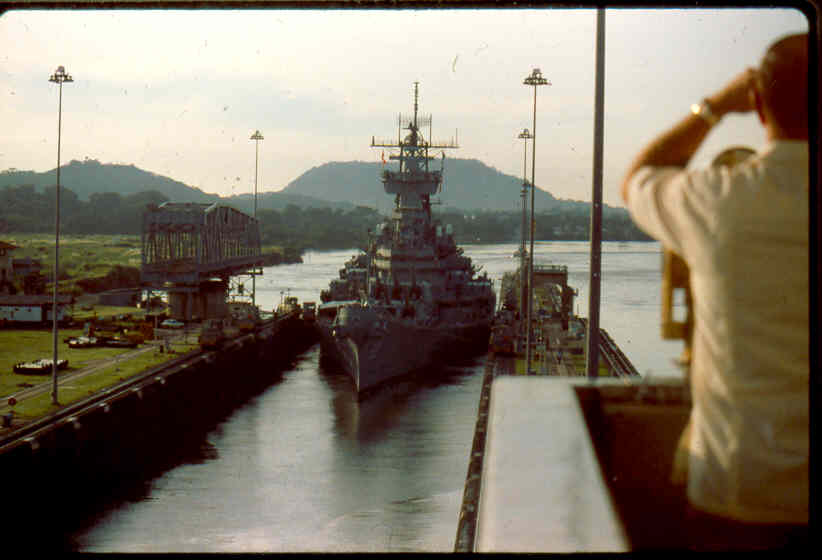 USS New Jersey BB-62 transiting Miraflores Locks, Panama Canal, 1983 — photo 7