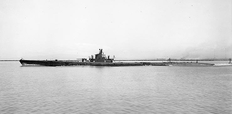 USS Skipjack SS-184 near Mare Island 1942
