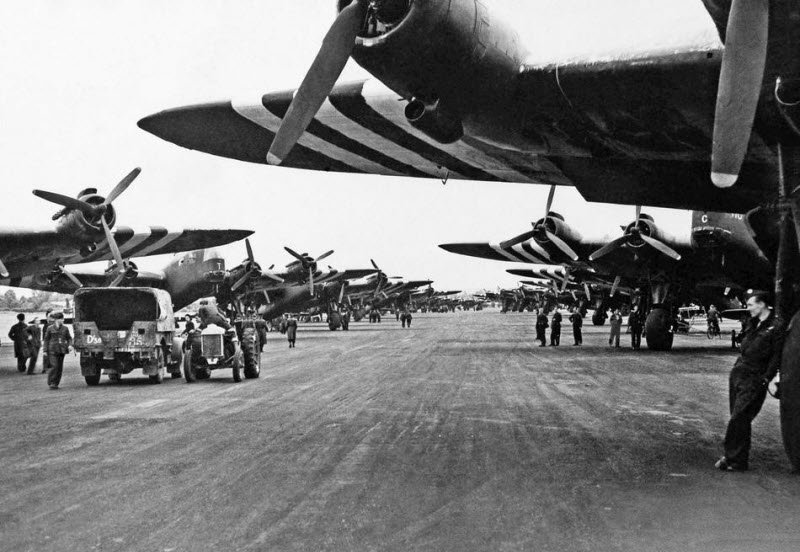 Airborne troops prepare for descent on Europe