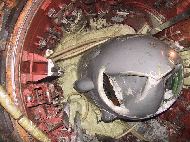 K-141 Kursk explosion and salvage damage, photo 12